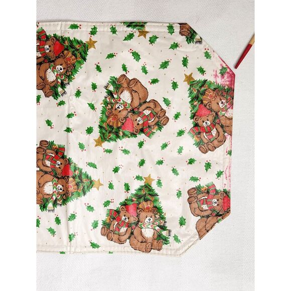 Vintage Vinyl Christmas Placemats Double Sided Holiday Bears Trees & Holly - Picture 8 of 9